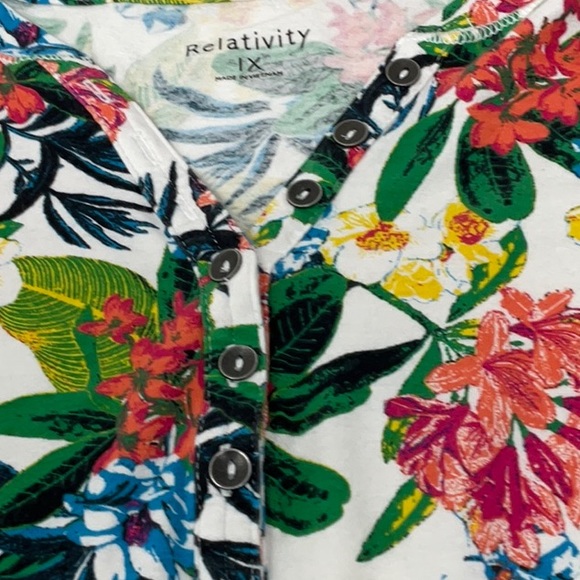 Relativity women’s 3/4 sleeve top, size 1X - Picture 3 of 5